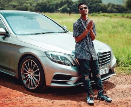 Emtee shows off his sleek new chain